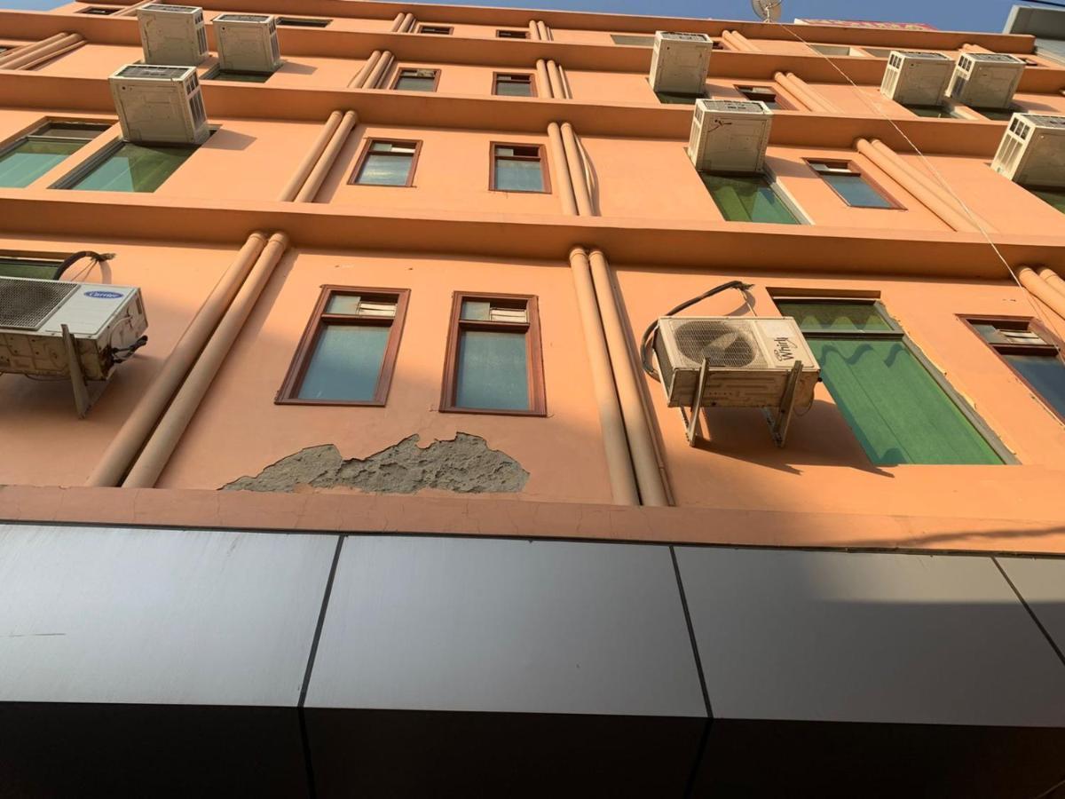 Hotel Noida Continental At Noida City Center Exteriör bild