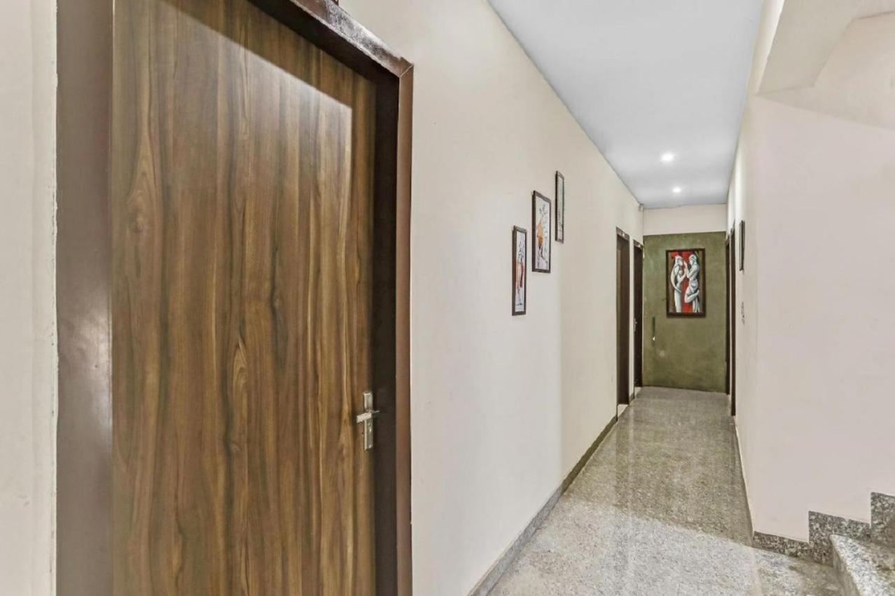 Hotel Noida Continental At Noida City Center Exteriör bild